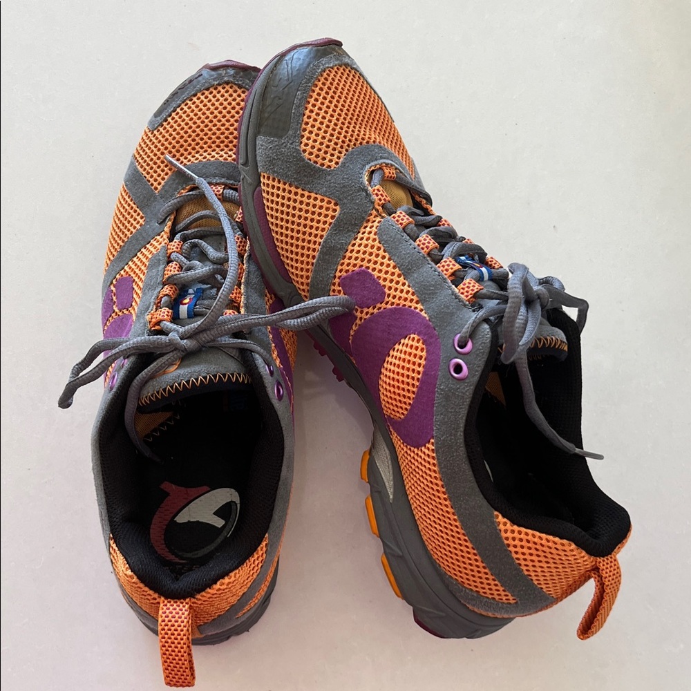Women’s Pearl Izumi Orange and Purple Mesh Athletic Sneakers -